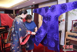 中式古典美衣鉴赏会在北京举行